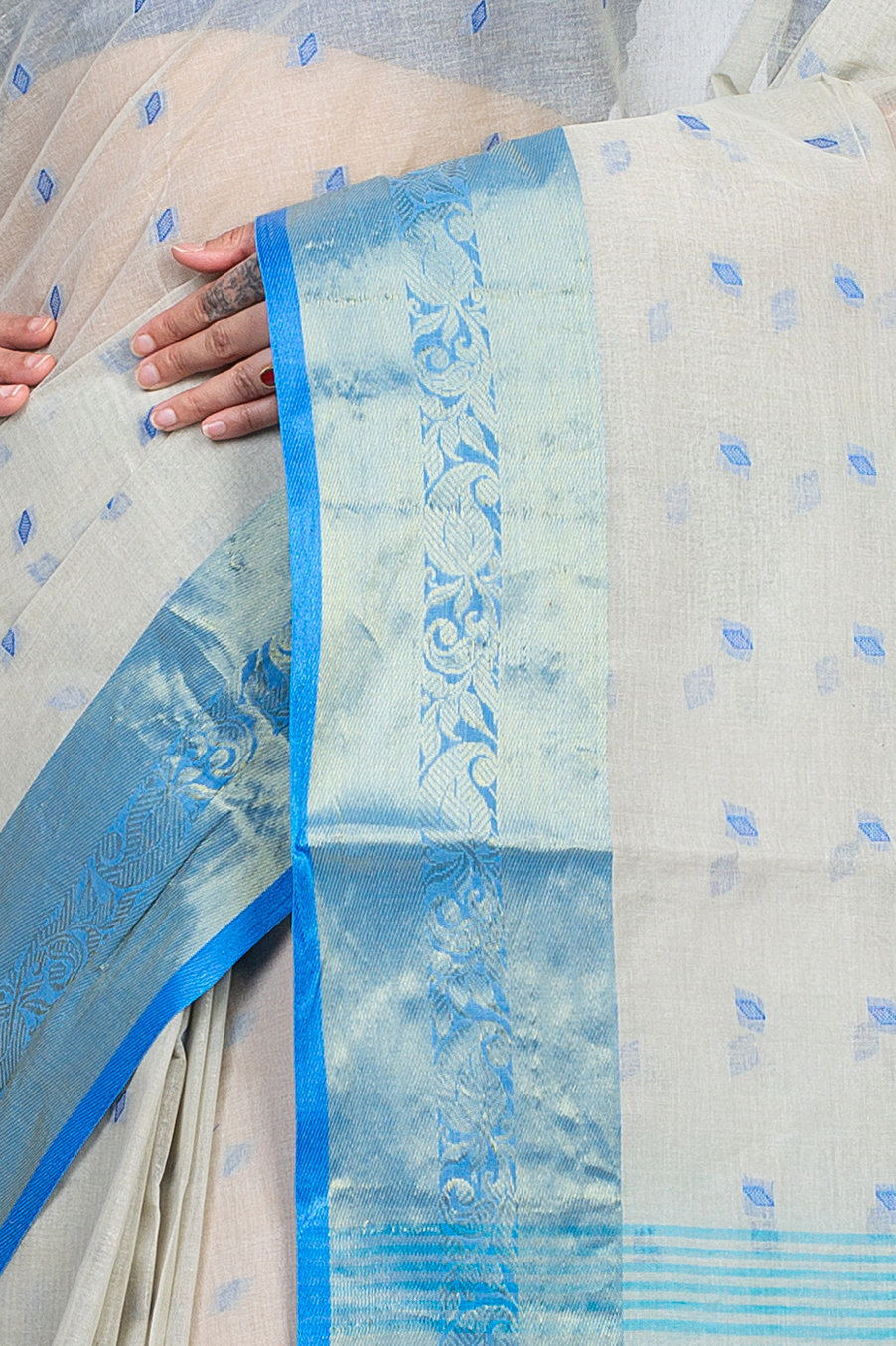 Off-White Pure Cotton Churi_Par Tant Saree (863)